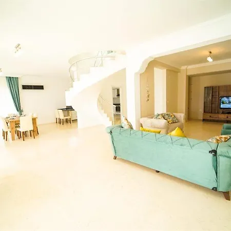 Kalkanda Denize Sifir Ozel Plajli Ve Ozel Iskeleli Mustakil Villa