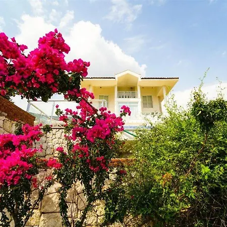 Kalkanda Denize Sifir Ozel Plajli Ve Ozel Iskeleli Mustakil Villa Kaş