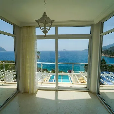 Villa Kalkanda Denize Sifir Ozel Plajli Ve Ozel Iskeleli Mustakil *