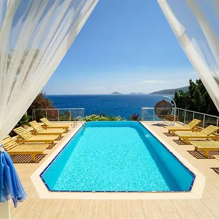 Kalkanda Denize Sifir Ozel Plajli Ve Ozel Iskeleli Mustakil Villa *