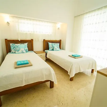 Villa Kalkanda Denize Sifir Ozel Plajli Ve Ozel Iskeleli Mustakil
