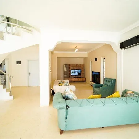 Villa Kalkanda Denize Sifir Ozel Plajli Ve Ozel Iskeleli Mustakil