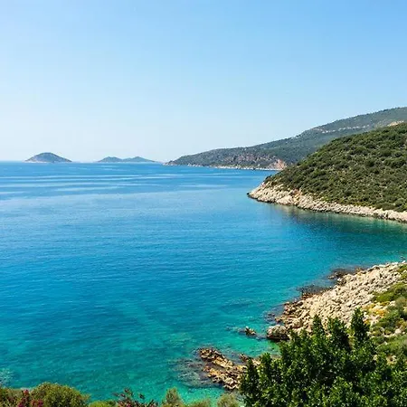 Kalkanda Denize Sifir Ozel Plajli Ve Ozel Iskeleli Mustakil *