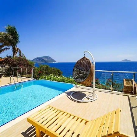 Kalkanda Denize Sifir Ozel Plajli Ve Ozel Iskeleli Mustakil