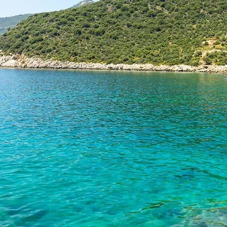 Kalkanda Denize Sifir Ozel Plajli Ve Ozel Iskeleli Mustakil 别墅 *